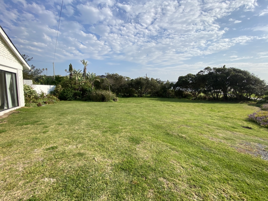To Let 3 Bedroom Property for Rent in Kidds Beach Eastern Cape